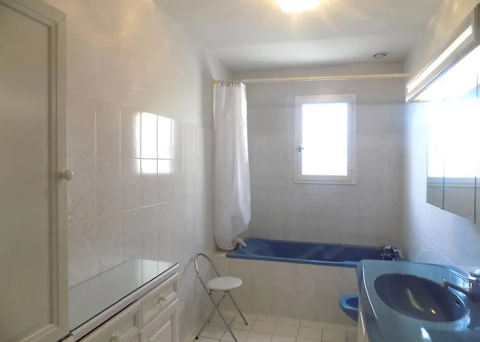 Georges De Didonne - Maison Individuelle - Proche Des Commerces *